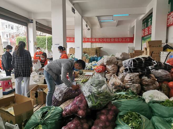 马关县物资保障充足 食材采购无忧